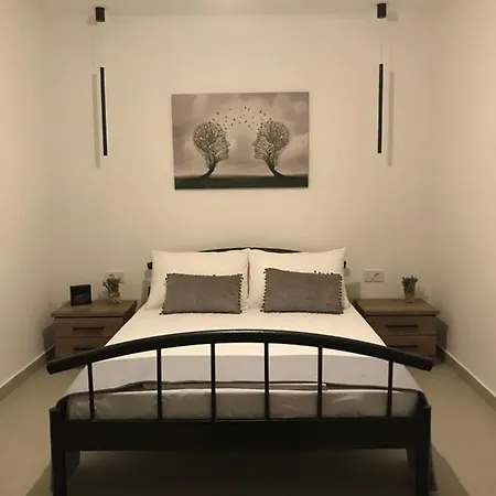 Kouzoulis House Exo Khora