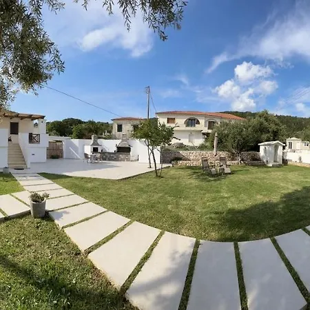 Kouzoulis House * Έξω Χώρα