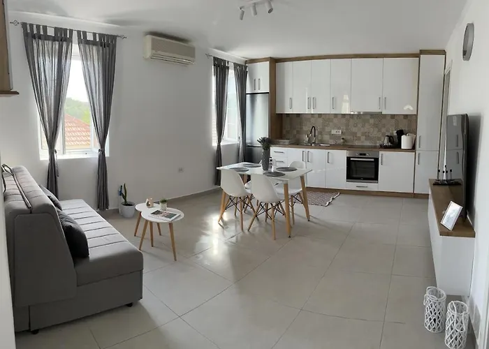 Villa Kouzoulis House *